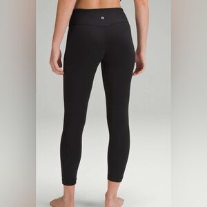 Lululemon Align Low-Rise Pant 25"
Black 6